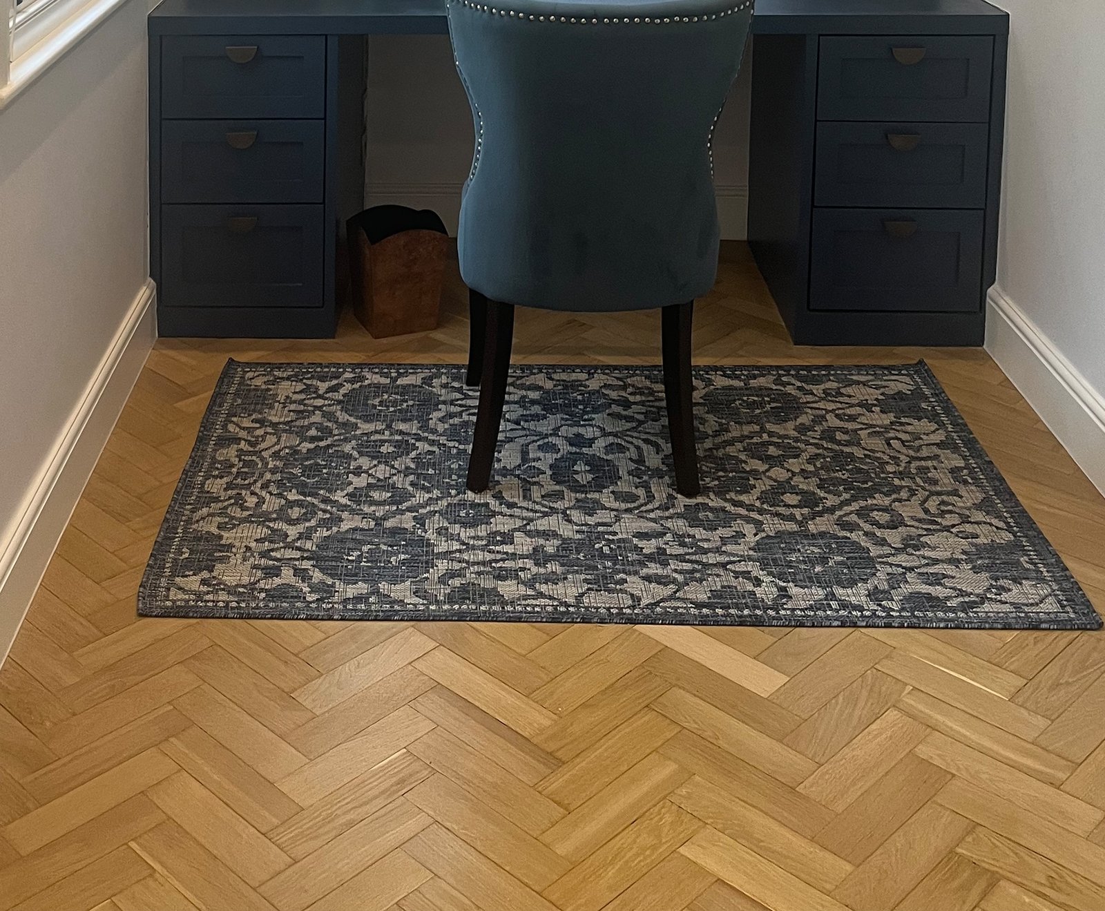 Silverton Road cloak room. Patterned wallpaper.